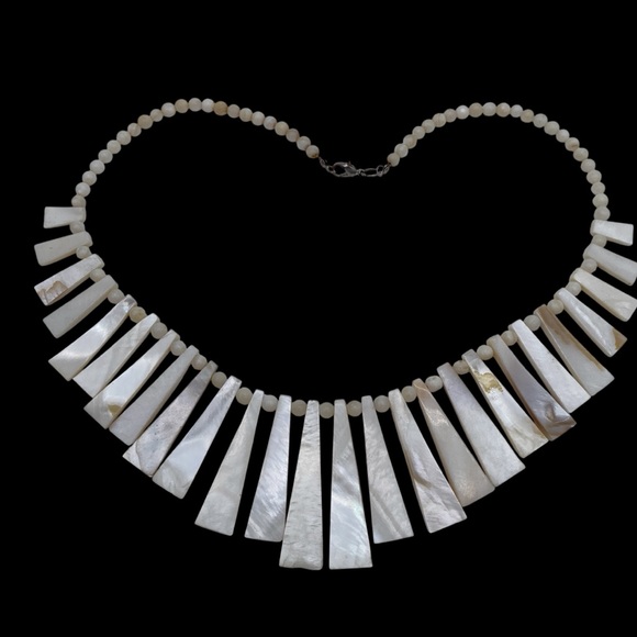 White Mother of Pearl Natural Shell Art Deco Statement Necklace - Picture 8 of 8
